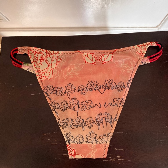 SHAN ROSES BIKINI SET - Picture 12 of 12